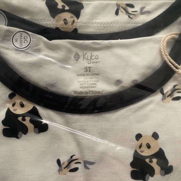 🐼NIB B&W Zen Set🐼 - Picture 4 of 5